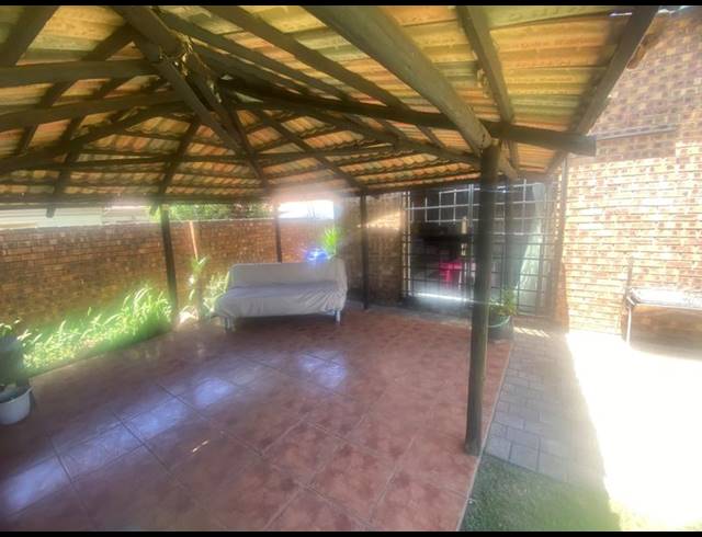 4 BEDROOM HOUSE FOR SALE IN AERORAND